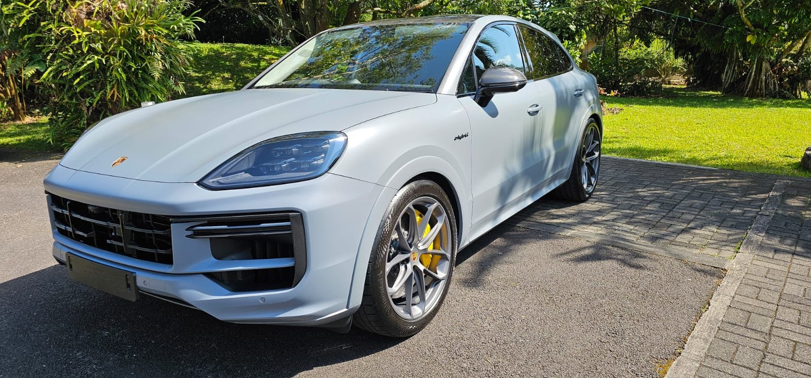 Porsche Cayenne Coupé E-Hybrid — matte-safe wash